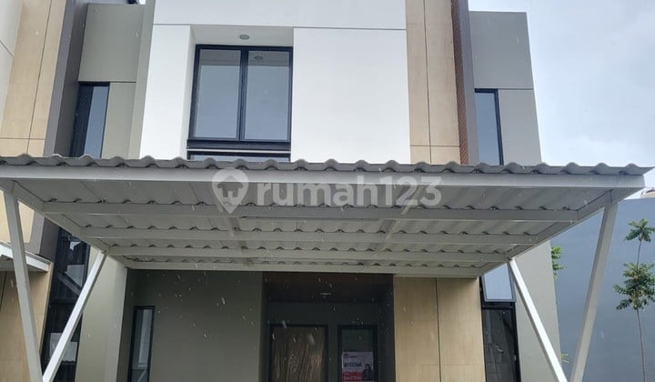 Disewakan Rumah Baru 2 Lantai Siap Huni di Fedora Park
