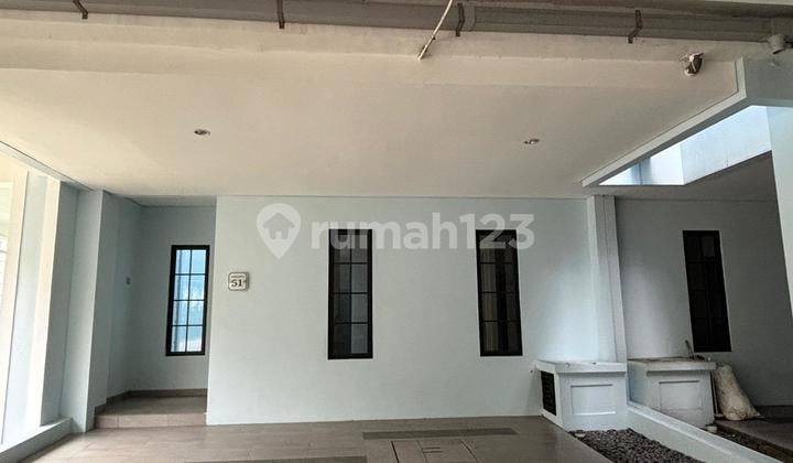 Rumah 3 Lantai Disewakan Murah Cluster Elit Harga bisa Nego Furnish Lengkap