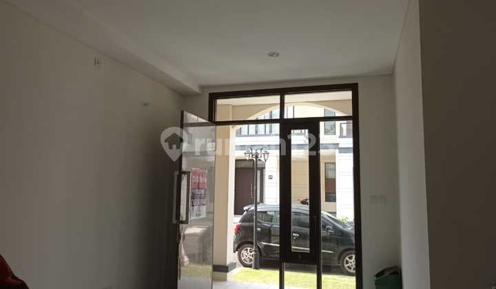 Rumah Rapih Bersih Terawat Siap Huni di Lavon Swancity Cikupa