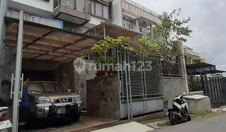 Dijual Cepat Rumah 3 Lantai di Setra Sari Pasteur Bandung Utara