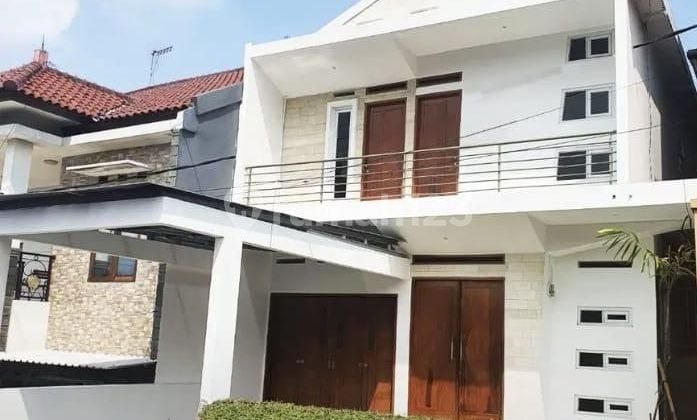 VIEW dan FURNISH Rumah Villa Modern di Sindanglaya Arcamanik