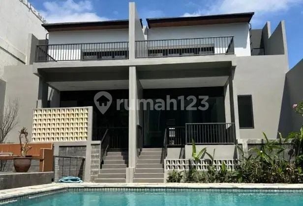 Minimalis Modern Dan Kolam Renang Rumah Di Setra Duta Pasteur