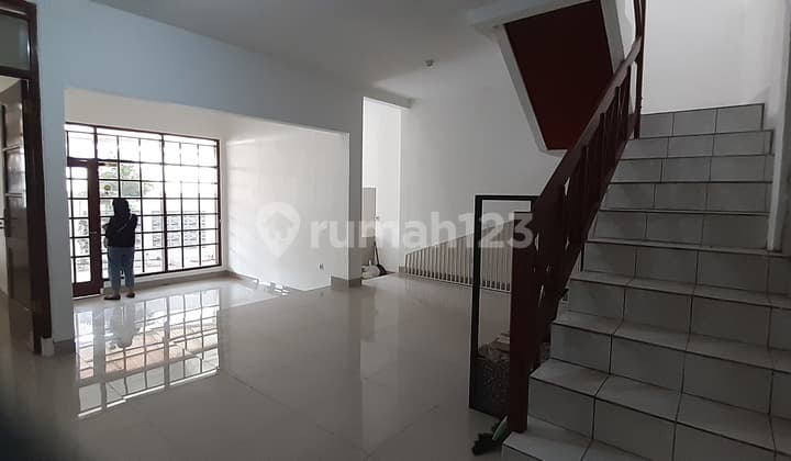 For Rent: Nice House, Sayap Banteng Buahbatu, Near Muhammadiyah Hospital.