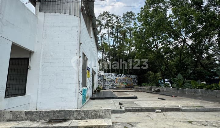Strategic Mainroad Setiabudi Commercial Space for Rent