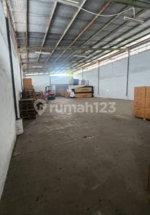 For Sale or Rent: Warehouse with 1300 sqm Building Area in Kalideres, West Jakarta