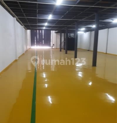 Rent a 552 Square Meter Warehouse in Cengkareng, Kalideres, West Jakarta
