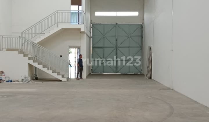 Sewa Gudang Baru + Kantor Akses 40 Feet di Teluk Naga Tangerang Banten