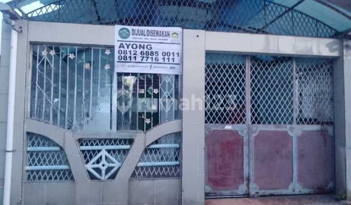 Rumah 2 Lantai Tengah Kota Dijual di Jalan Angkasa Pekanbaru