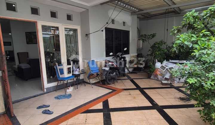 Rumah Luas Lokasi Strategis
