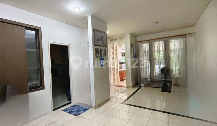 Siap Huni, Rumah, 2 Lantai, SHM, di Kelapa Gading Jual Cepat Bu