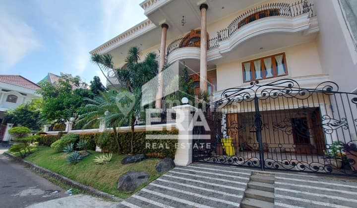 For sale: house in Puri Marina Ancol.