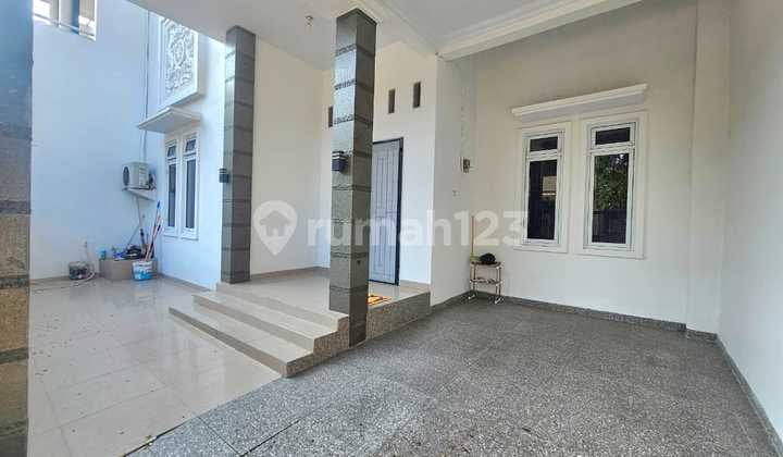 Rumah di Cluster Harapan Indah Bekasi