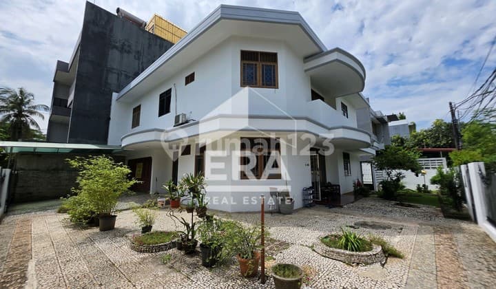 Rumah Hoek Di Pondok Gading Utama, Kelapa Gading.