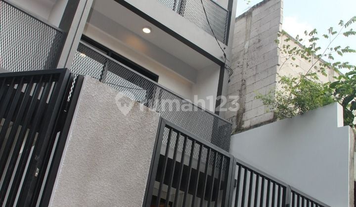 Rumah Milenials. 3 LT Keren, Modern & Praktis di Tebet Utara. Jak Sel