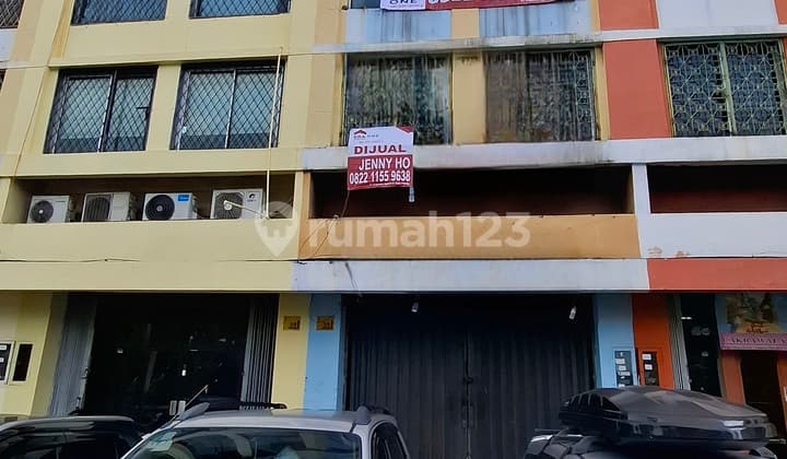 Ruko.3 Lt Cempaka Mas. Siap.huni