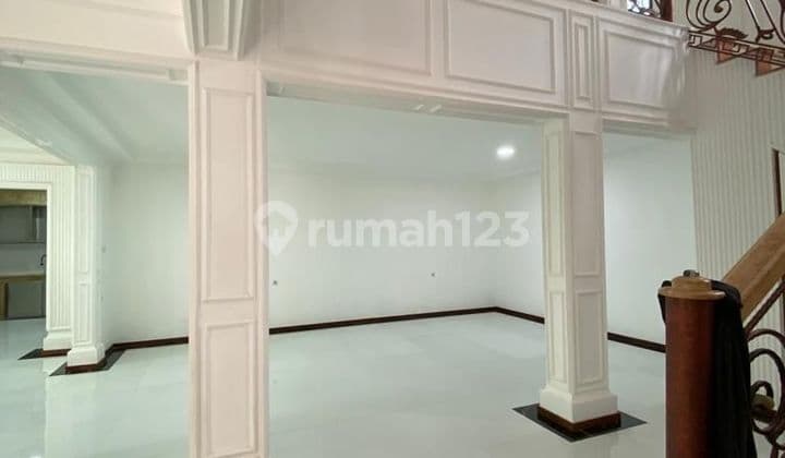 Rumah Pusat Kota Di Muara