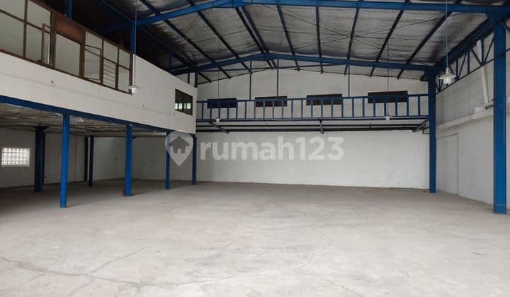 Warehouse and office in Garuda.