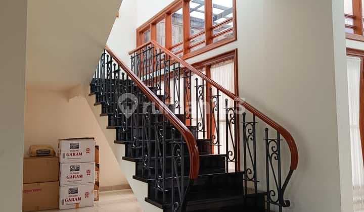 Dijual Jarang Ada Rumah Siap Huni Jl Batununggal Molek