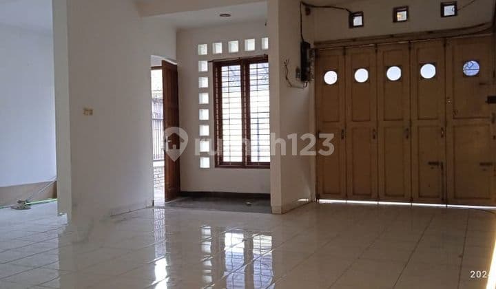 Rumah Siap Huni Strategis Dekat Sayap Cipaganti