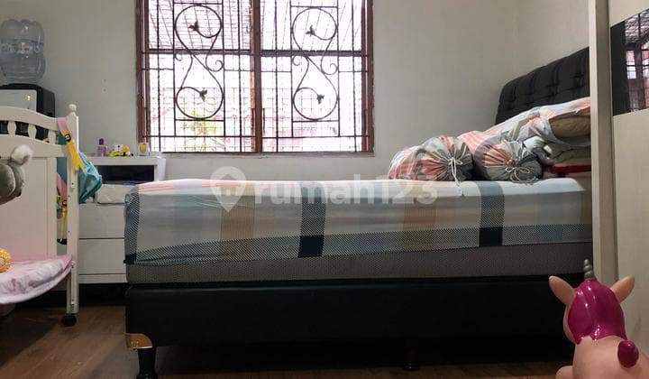 Dijual Cepat Rumah Bagus dan Strategis Harga Miring di Taman Surya