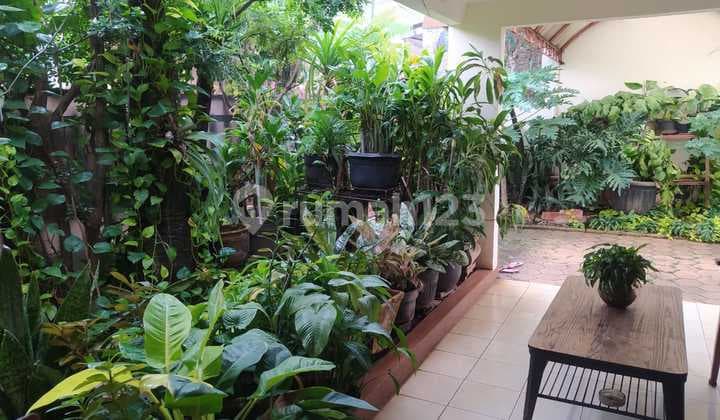 Rumah Siap Huni Lokasi Strategis. Di Area Ramai. Cipulir Kebayoran Lama