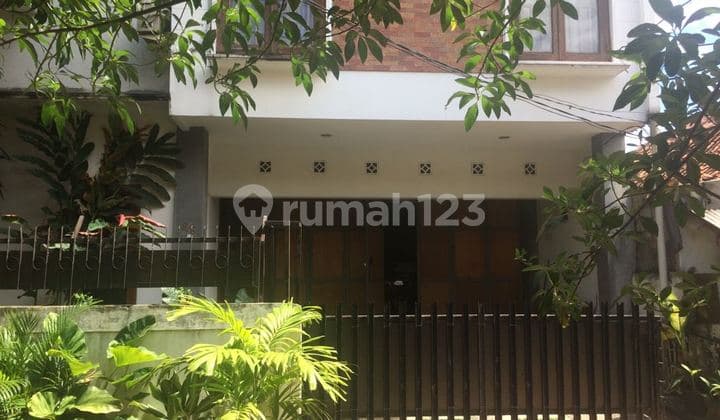 Kost AC di Kebayoran Baru, Jakarta Selatan 350 Meter ke Kantor Walikota Jakarta Selatan