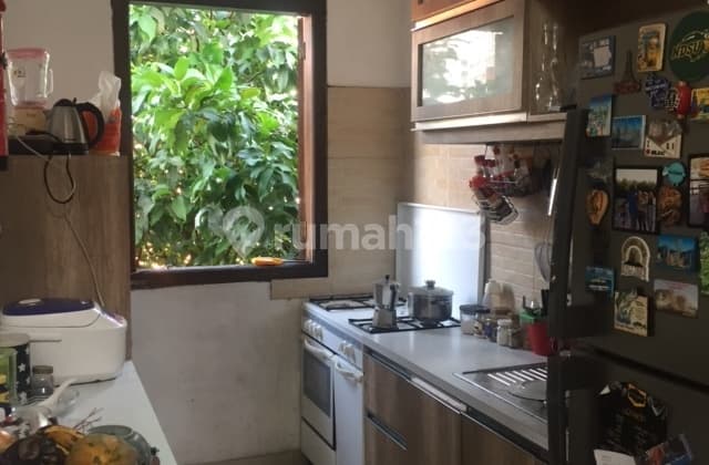 Price Drop Must Sell Beautiful 3-Storey House with SHM in Kebayoran Baru, 1 Km to Blok M Busway Station
