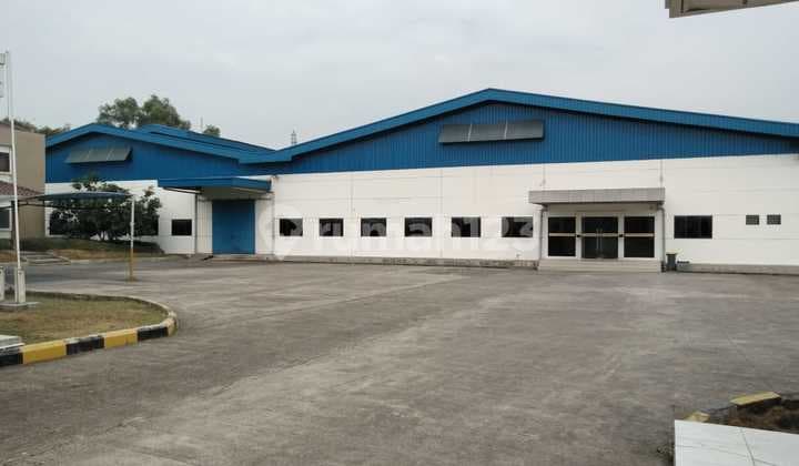 Dijual Gudang LT 3,9 Ha LB 1600 m2 di Karawang SHM kondisi bagus Nego