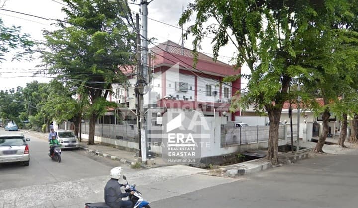 Rumah Pojok Luas 658 M2 Harga Murah di Rawamangun
