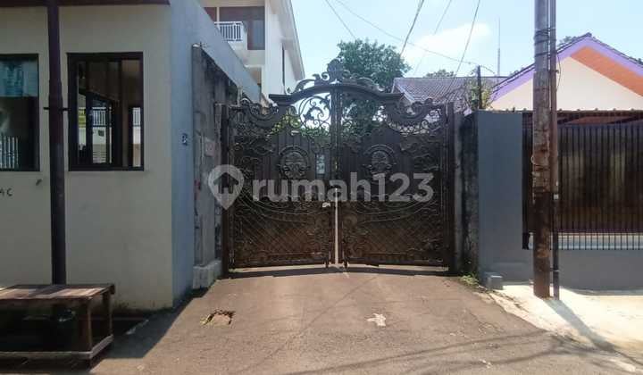 Di Jual Rumah dengan Luas Tanah 1215