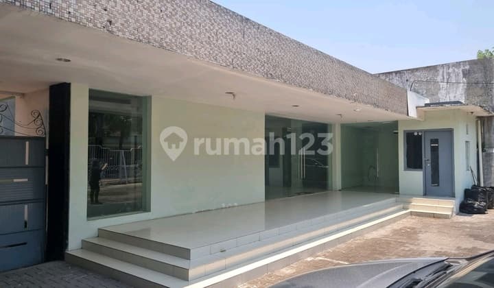Sewa Rumah Luas Raya Gubeng Surabaya Pusat Kota 2 Lantai