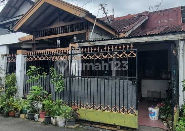 Rumah Posisi Langka di Taman Cibaduyut Indah Bandung