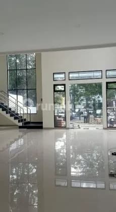 Ruko Baru di Mainroad Dago Bandung Cocok untuk Kantor Bank