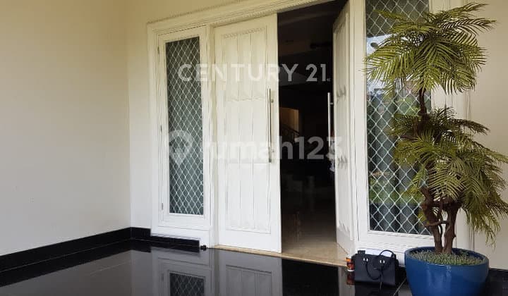 Disewakan Rumah Siap Huni di Menteng Jakarta Pusat.