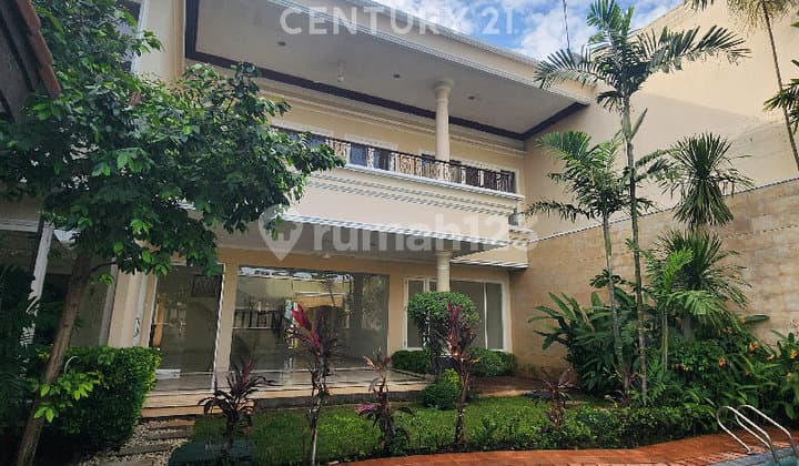 Rumah Lama Siap Huni di Sekolah Duta Pondok Indah, Jaksel.