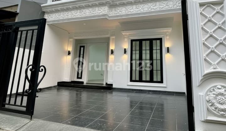 Dijual Rumah American Classic Brand New Lokasi di Sunter