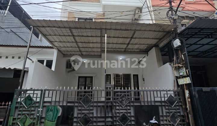 Rumah 3 Lantai Bagus Lokasi Strategis di Sunter