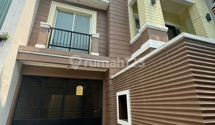 For Sale Semi-Furnished Pik1 TownHouse Emerald 8x15 3 Floors