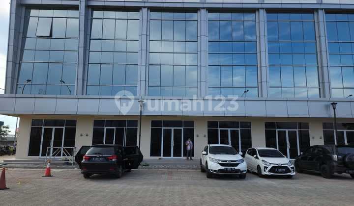 Ruko La Riviera Pik 2 Boulevard Ukuran 4,5X15 3 Lantai Kosongan