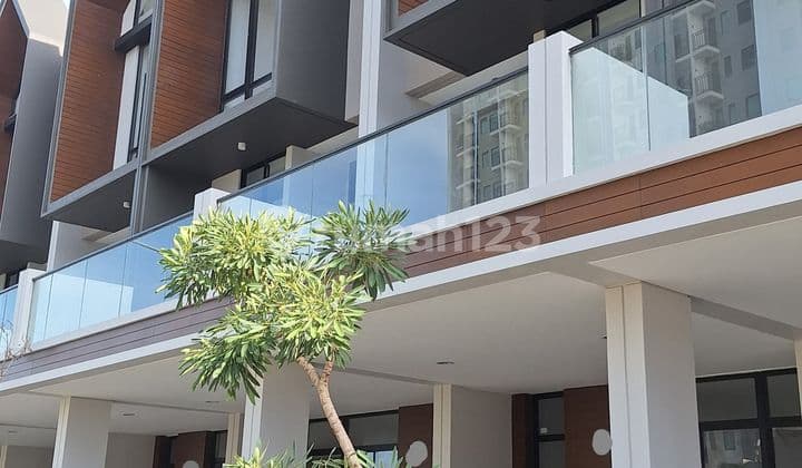 Rumah Pik 2 Disewakan 3 Lantai Ukuran 4,5X10 Kosongan Termurah