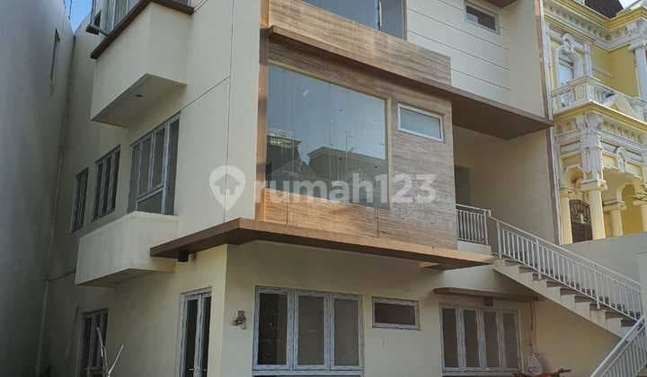 Rumah 3 Lantai Pik Layar Permai Full Marmer 8X15 Bangunan Sendiri