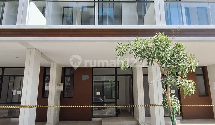 Rumah Brand New PIK 2 Osaka Residence 4,5x10 3 Lantai Siap Huni