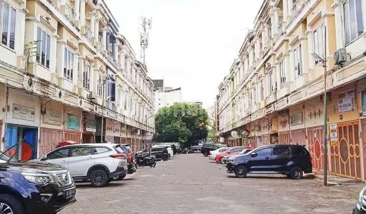Dijual Ruko komplek Bisnis Point Jl.Setia Budi - Baru Direnovasi