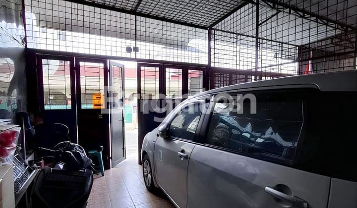 2.5-Story House in Jl.Sikambing Area Ready for Occupancy, Semi-Furnished.