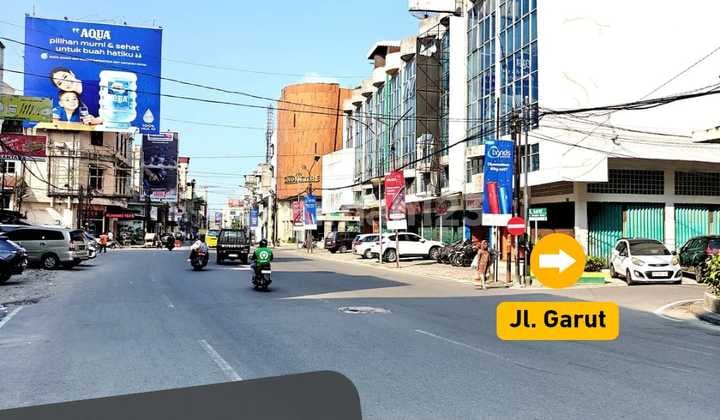 Disewakan Rumah Gandeng Tua Jl. Garut Uda Renovasi Siap Bukausaha