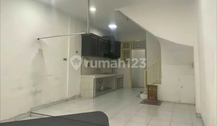 Rumah Komplek Intikota Jalan mandala Baru Renovasi