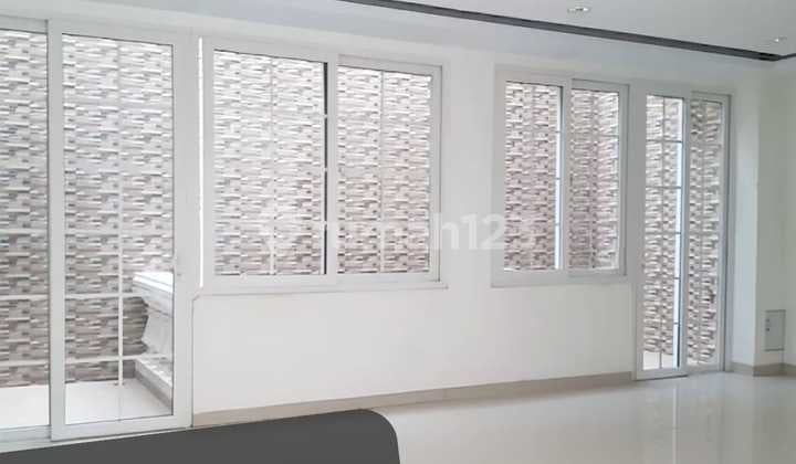 Disewakan Rumah Lebar 8 M Full Furnished Komplek Cemara Asri