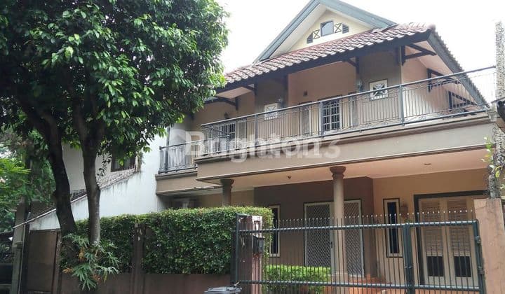 Rumah bagus dan terawat di Giri Loka