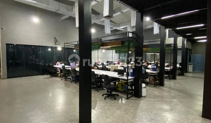 Sewa Single Gedung Radio Dalam