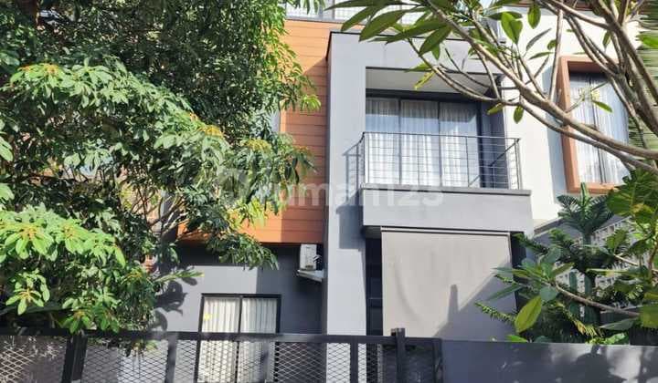 Kencana Loka BSD Rumah Full Furnished Hadap Barat Laut 3,5M